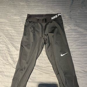 Nike pro cropped leggings